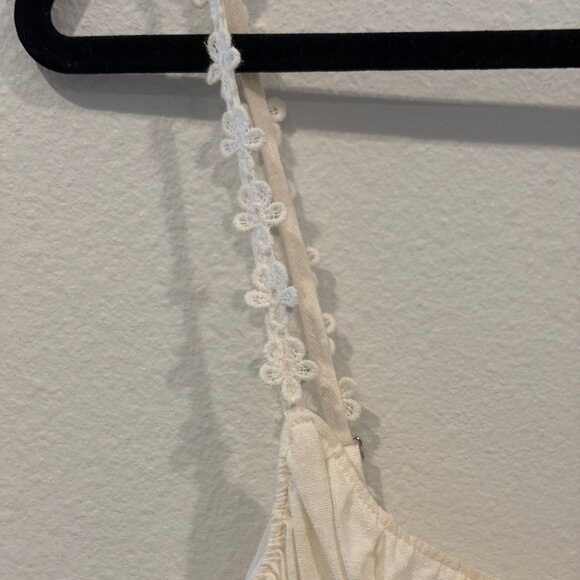 NWOT For Love & Lemons Macaroon Mini Dress XS - Floral Button Mini White/Ivory - Picture 5 of 7